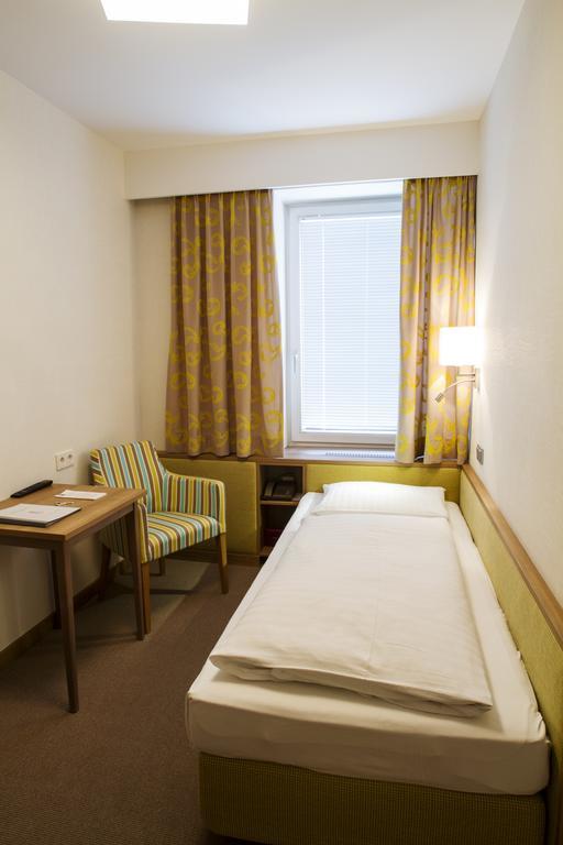 Hotel Hohenstauffen Salzburg Bagian luar foto