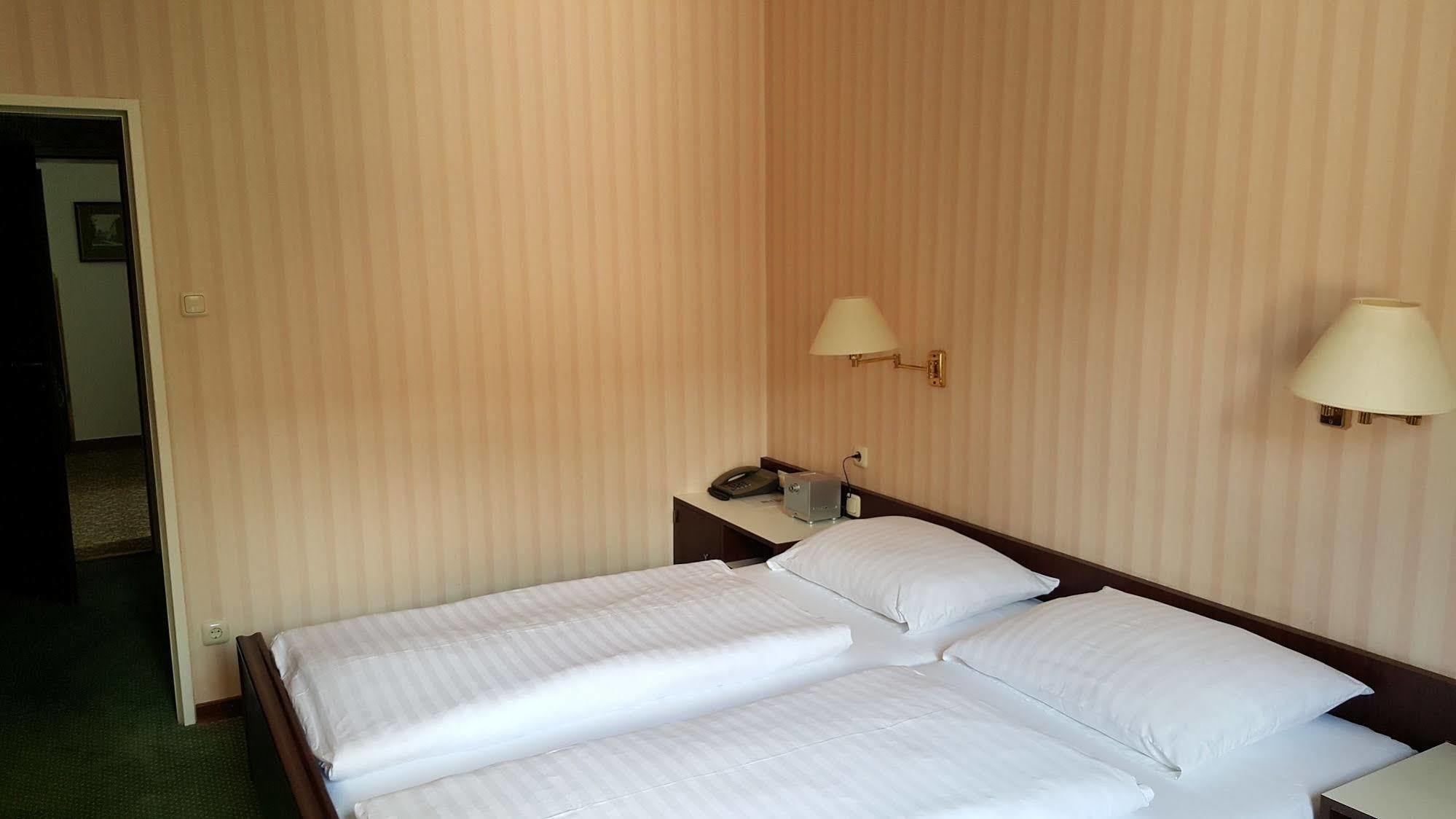 Hotel Hohenstauffen Salzburg Bagian luar foto